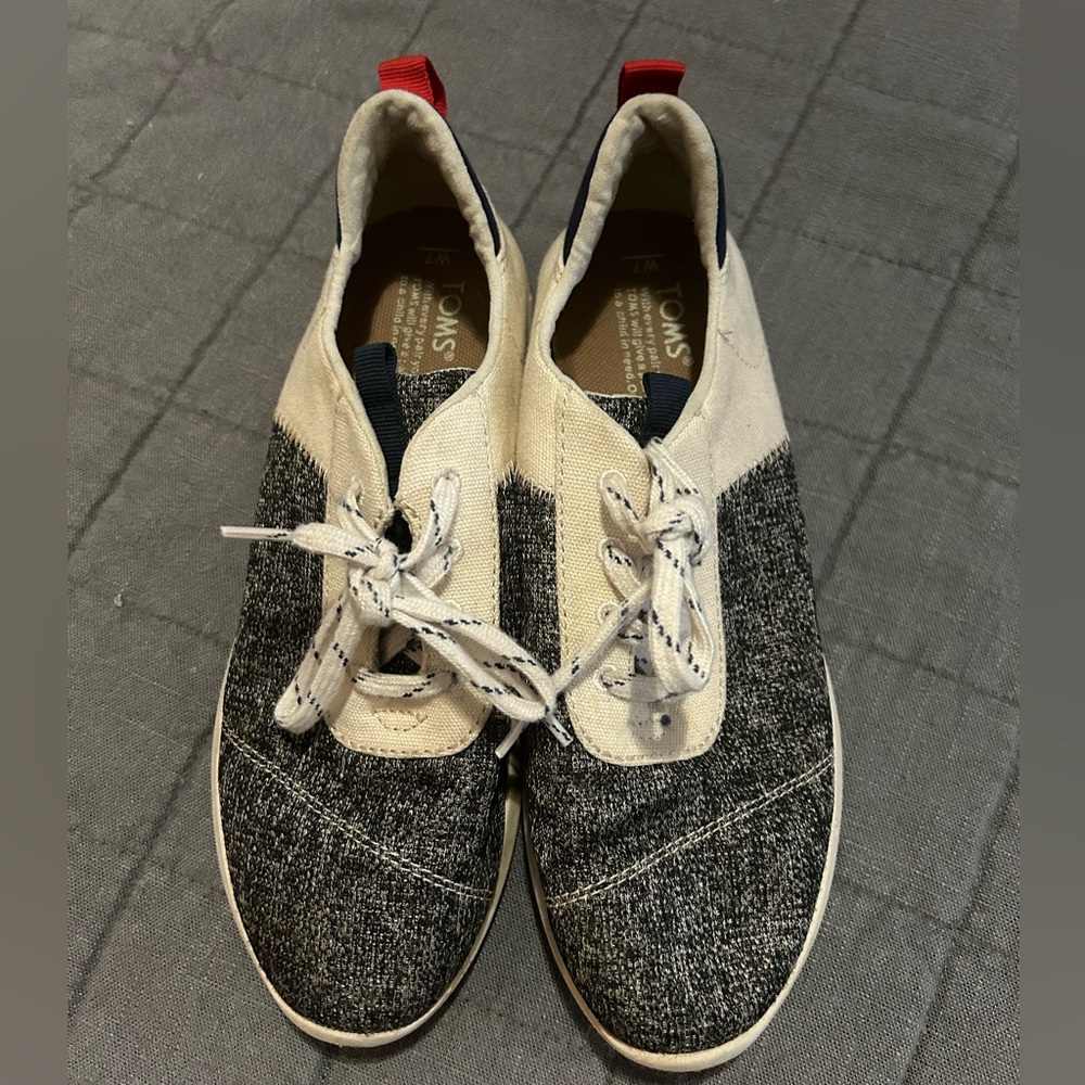 Women’s Toms Sneakers